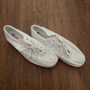 Tretorn casual tennis shoes